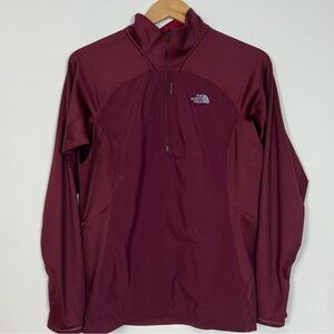 The North Face 1/4 Zip Pullover in a maroon women’s  Large